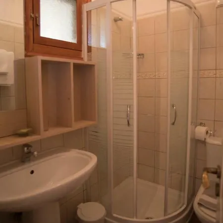 Pensionat T'aloni 3*