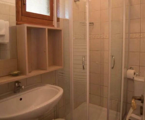 Guest house T'aloni 3*